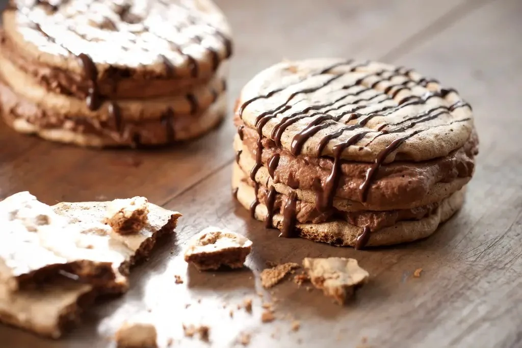 Vacherin de almendras y café