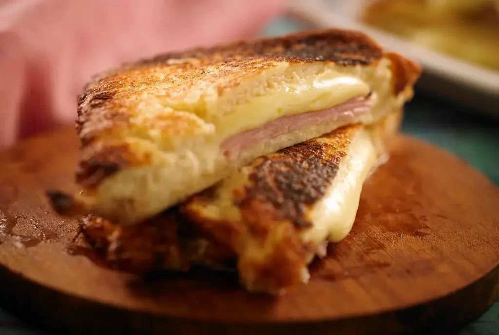 Emparedados de jamón y queso