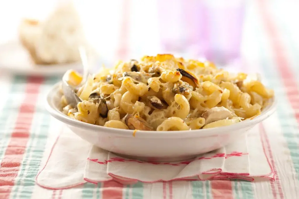 Macarrones con frutos de mar e hinojos