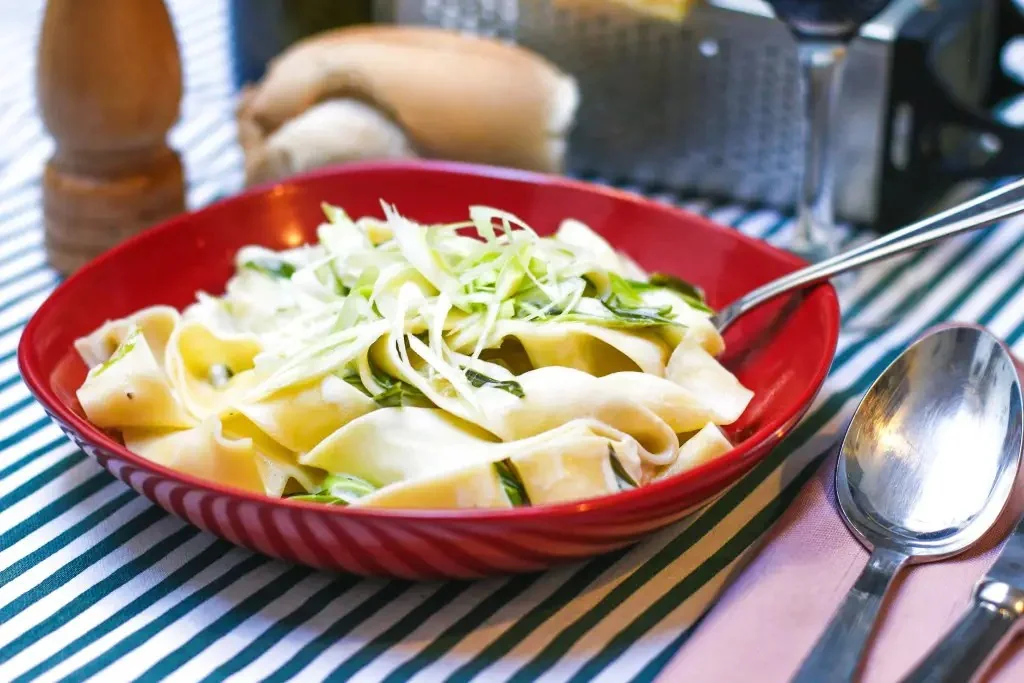 Pappardelle con puerros y queso mascarpone