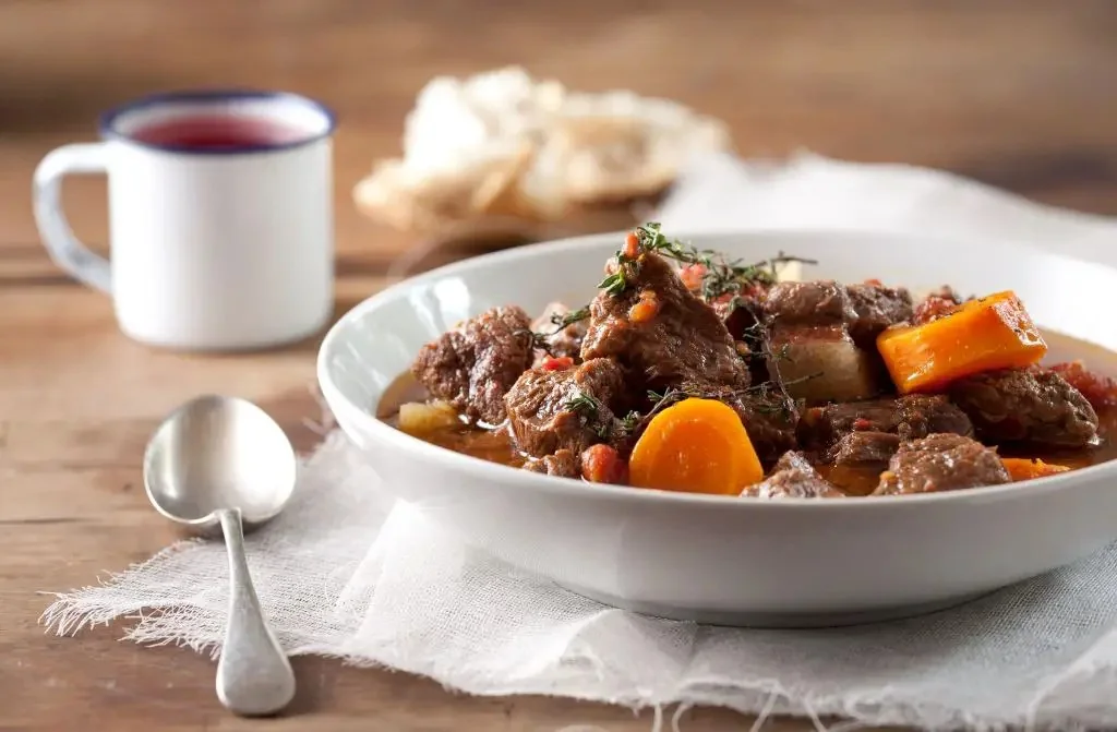 Ragout de carne con verduras