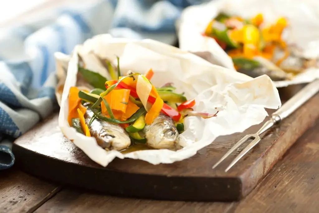 Sardinas en papillote con verduras